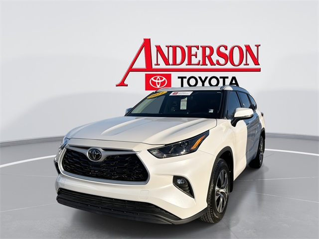 2024 Toyota Highlander XLE's photo