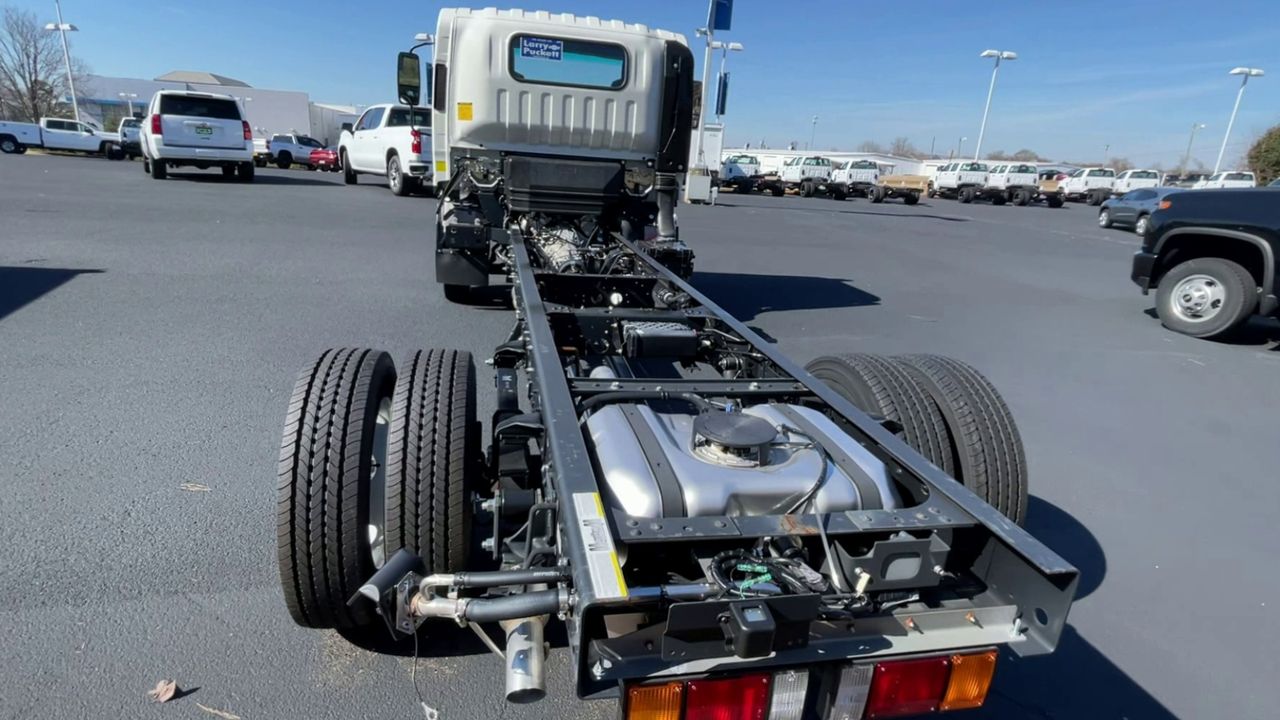 2024 Chevrolet Silverado 4500HD photo 28