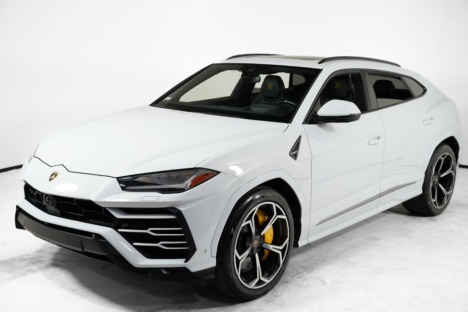 2020 Lamborghini Urus photo 2