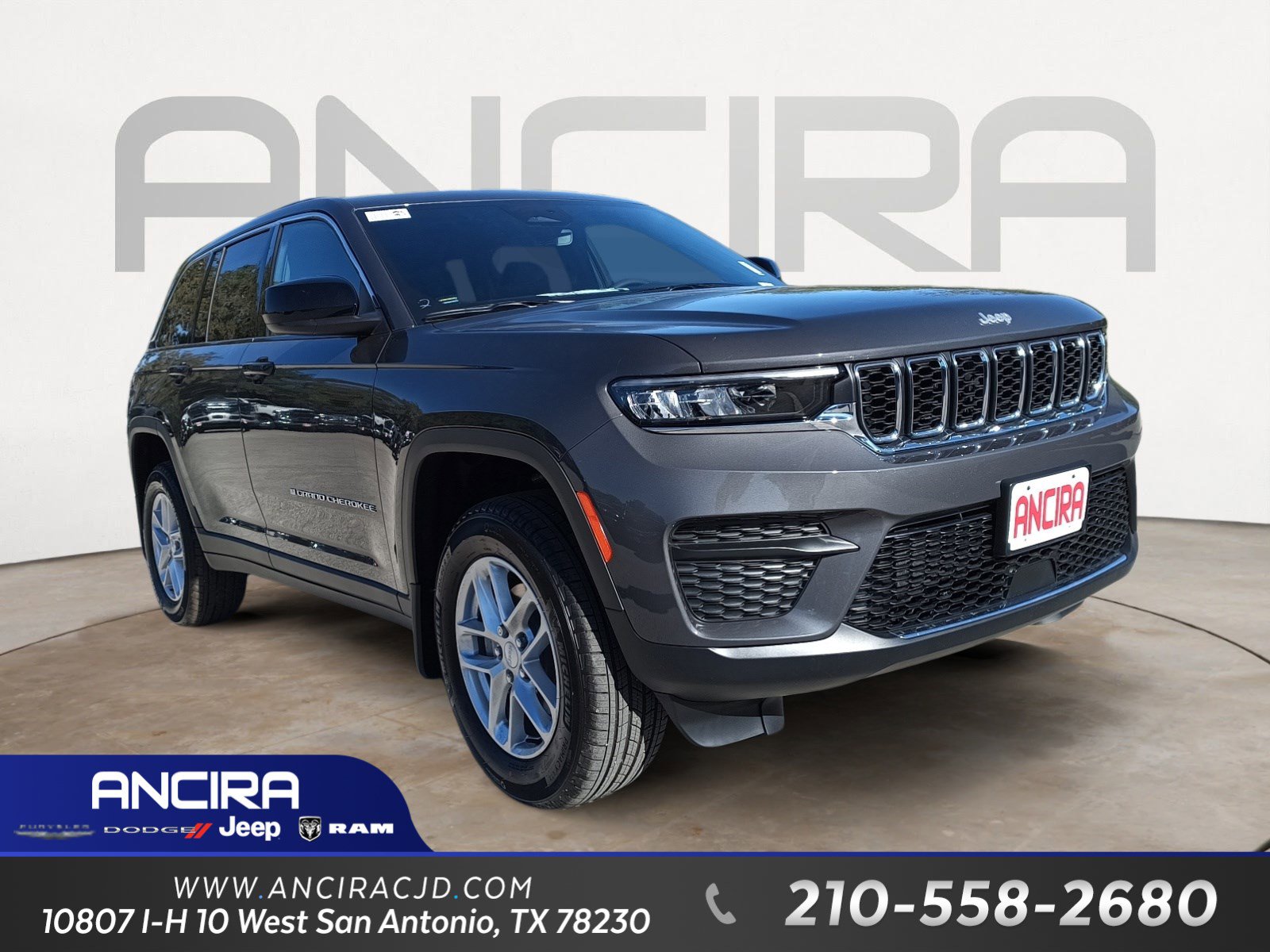 2025 Jeep Grand Cherokee Laredo's photo