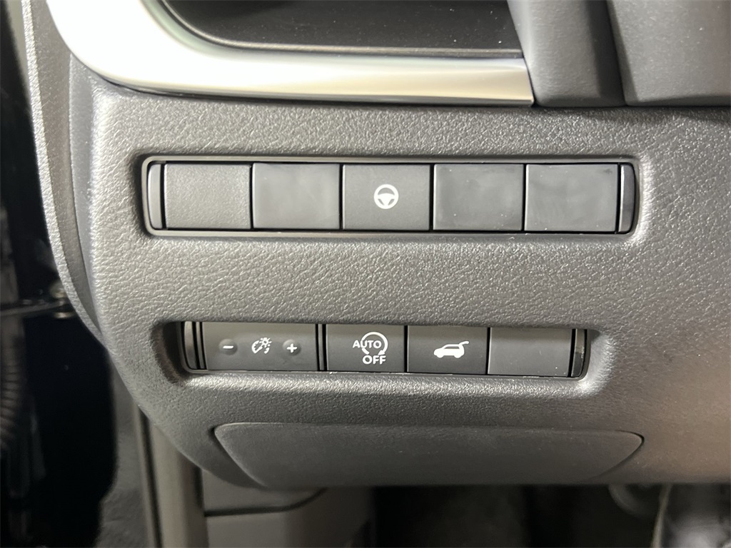 2026 Nissan Rogue SV photo 18