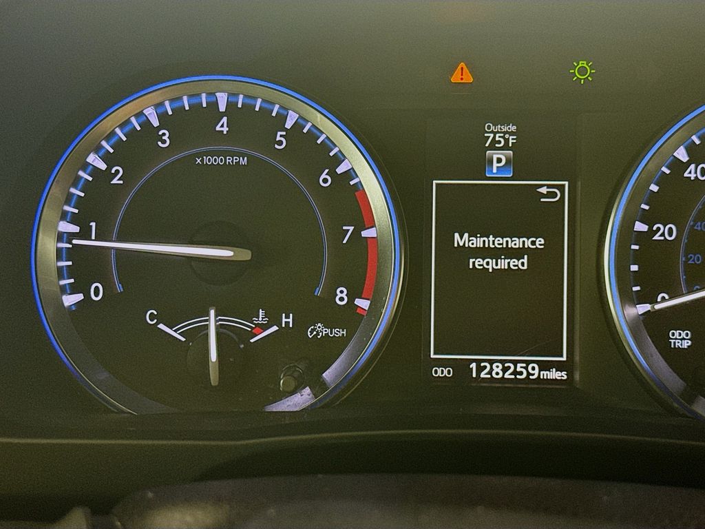 2015 Toyota Highlander Base Hybrid photo 11