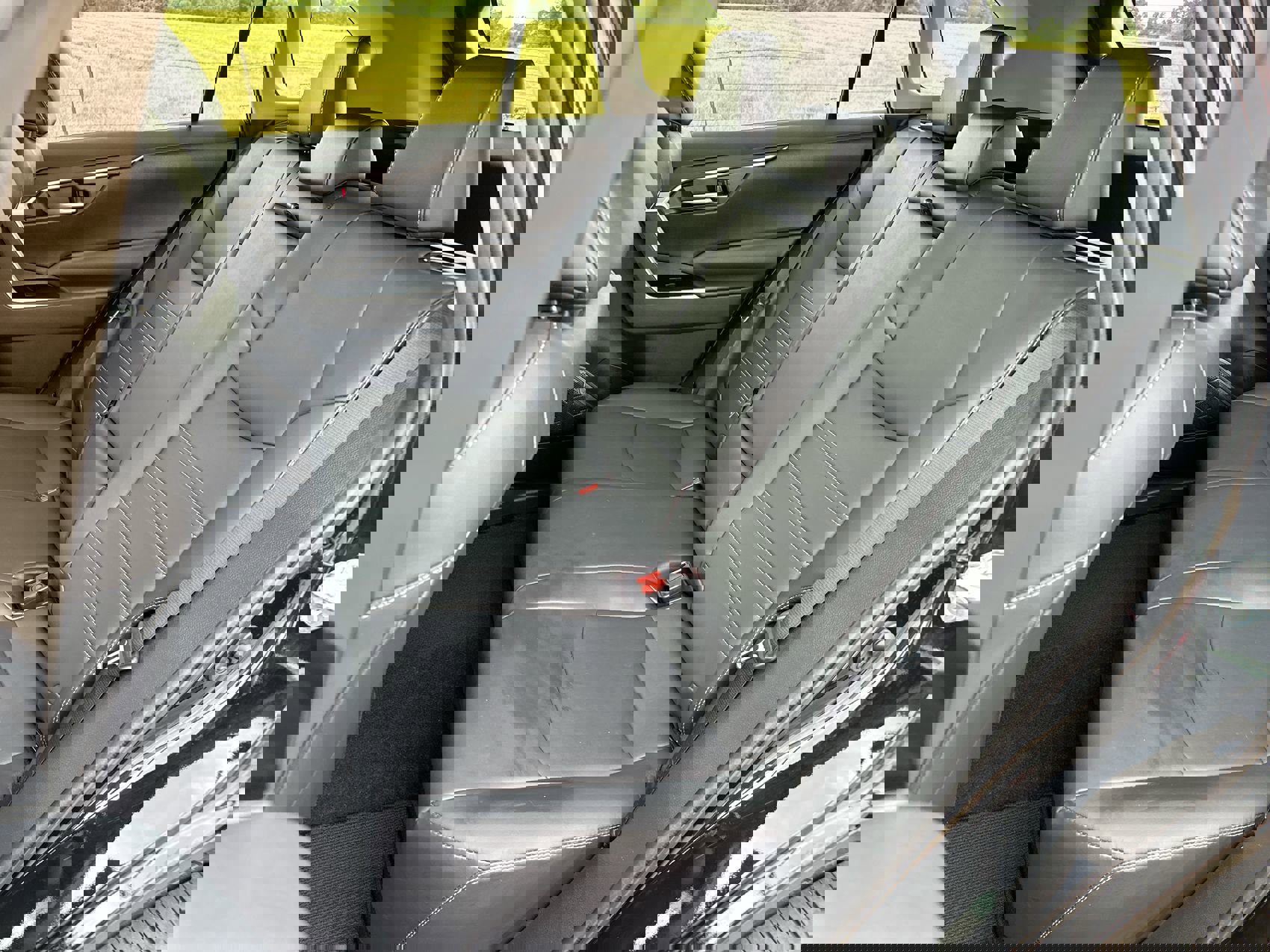 2021 Toyota RAV4 XLE Premium photo 18