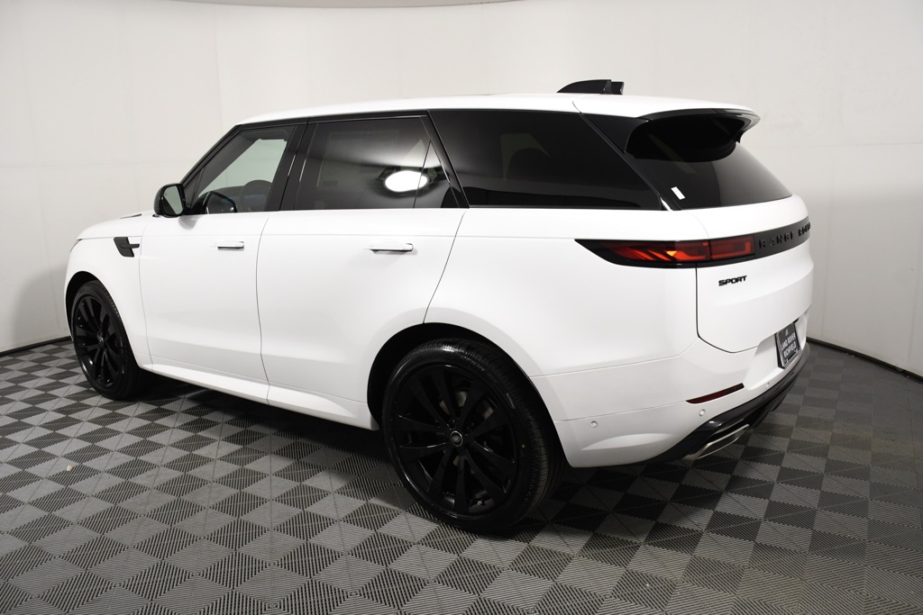 2025 Land Rover Range Rover Sport SE photo 3
