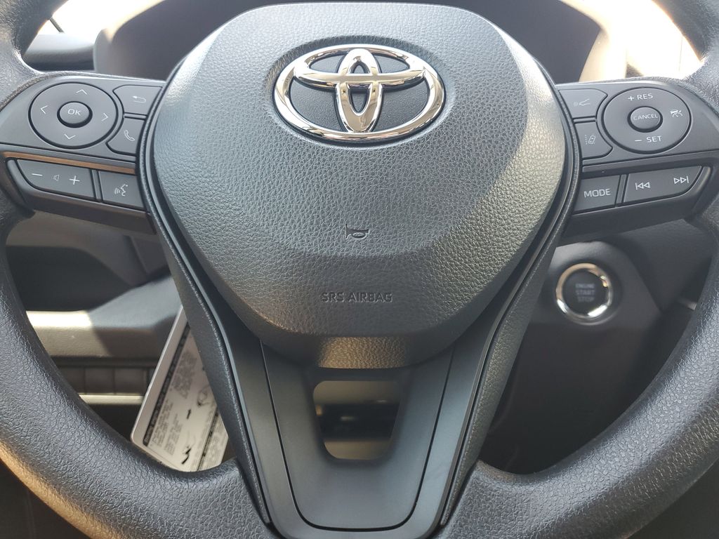 2025 Toyota RAV4 XLE photo 19