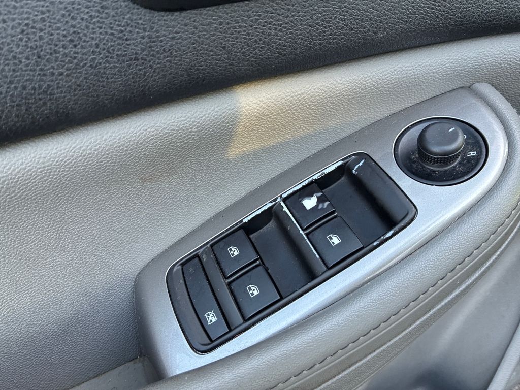 2015 Chevrolet Malibu LS photo 11
