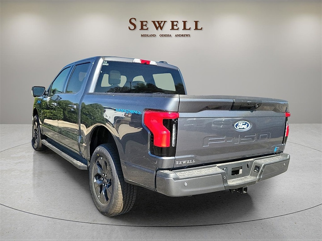 2025 Ford F-150 Lightning photo 3