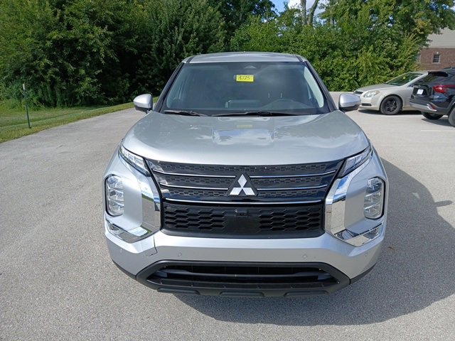 2024 Mitsubishi Outlander SE Black Edition photo 8