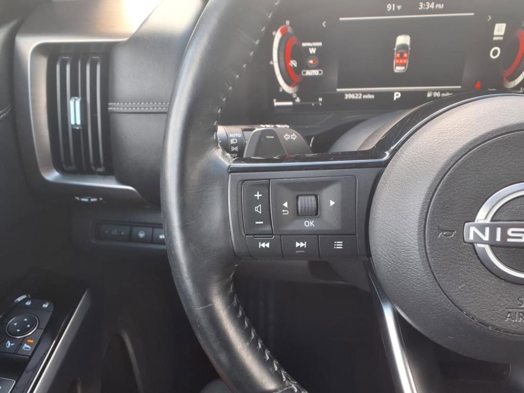 2022 Nissan Pathfinder Platinum photo 17