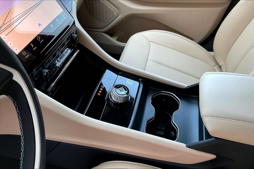 2025 Jeep Grand Cherokee Limited photo 10