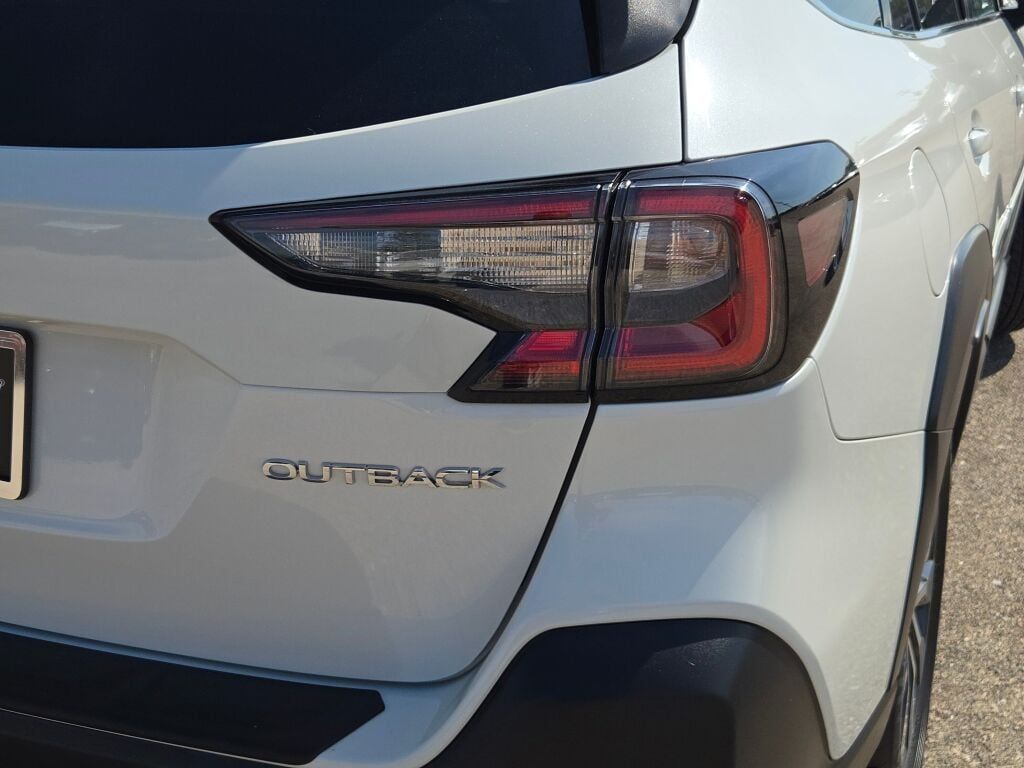 2023 Subaru Outback Limited photo 8
