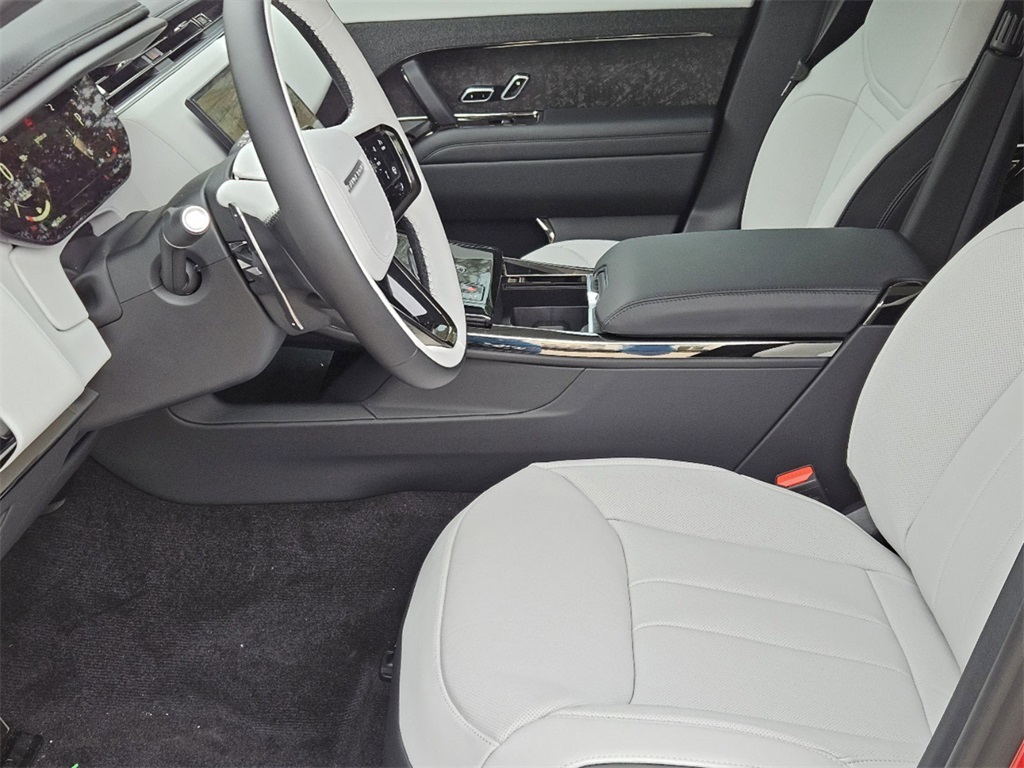 2025 Land Rover Range Rover Sport SE photo 11