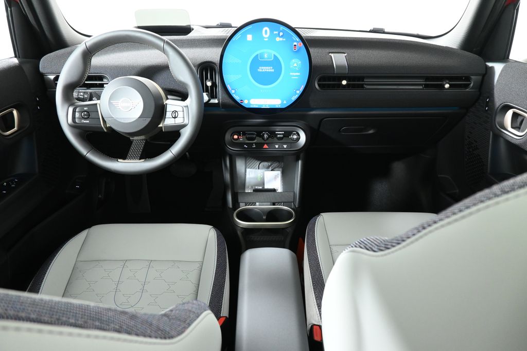2026 Mini Cooper Hardtop 4 Door Signature photo 3