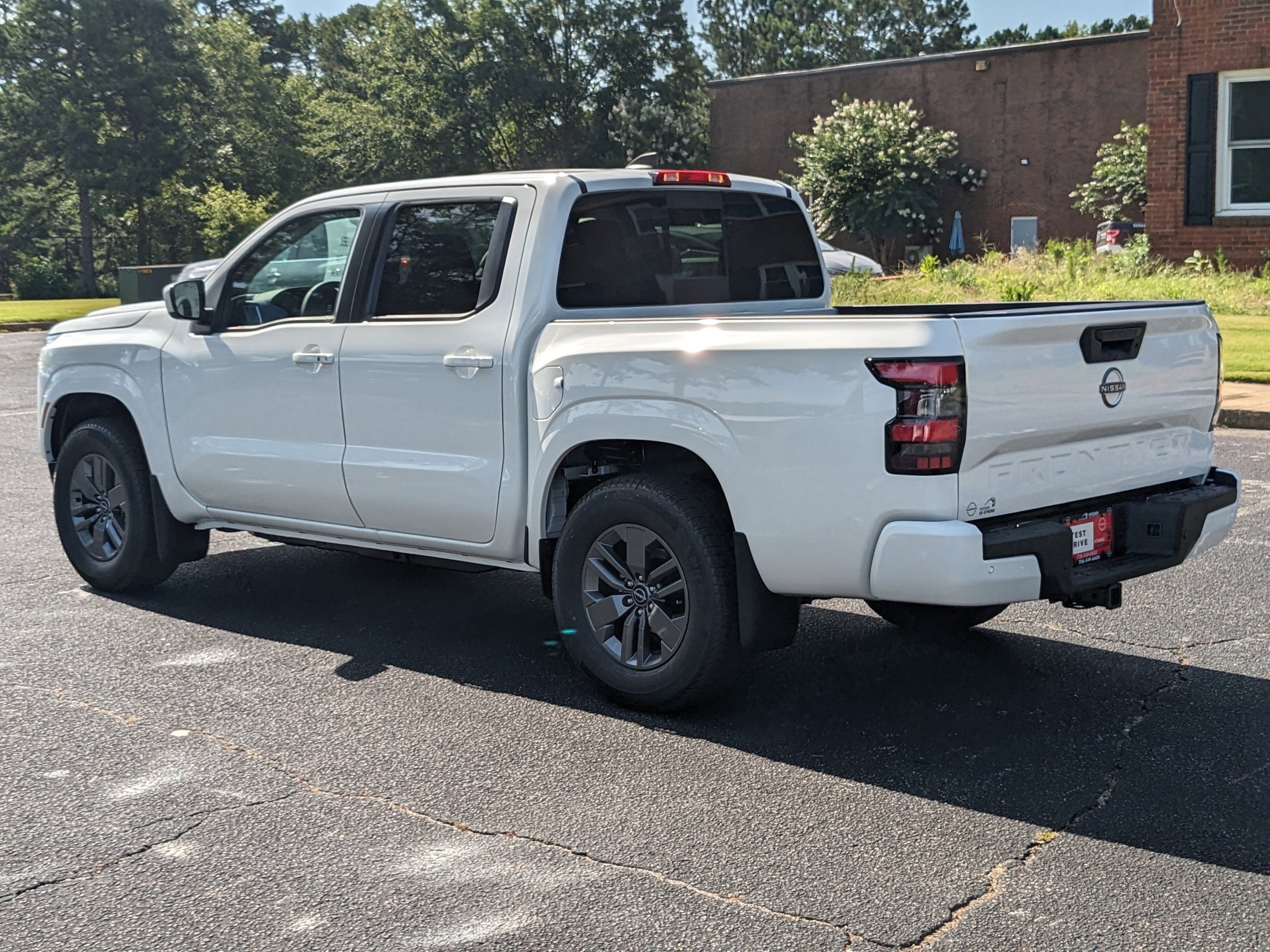 2025 Nissan Frontier SV photo 3