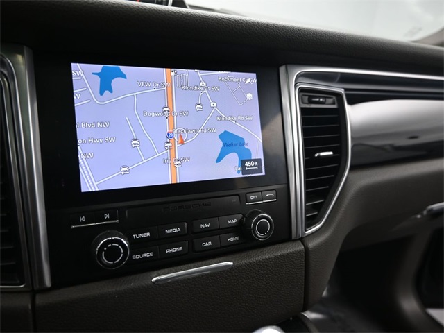 2018 Porsche Macan Base photo 10