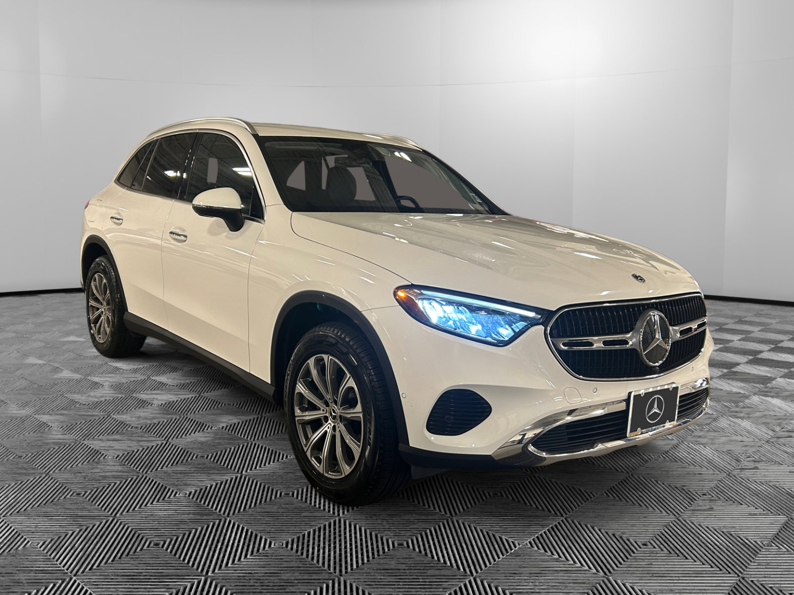 2024 Mercedes-Benz GLC GLC 300's photo