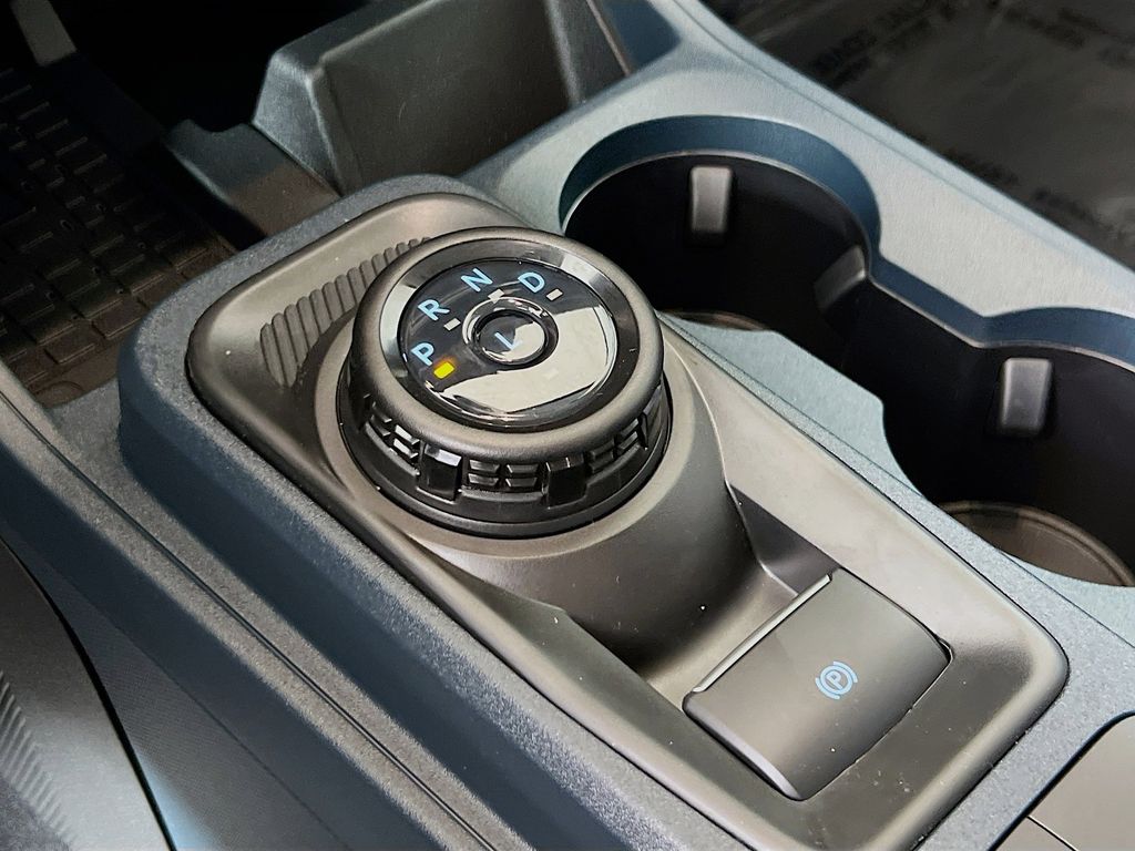 2025 Ford Maverick Lariat photo 4