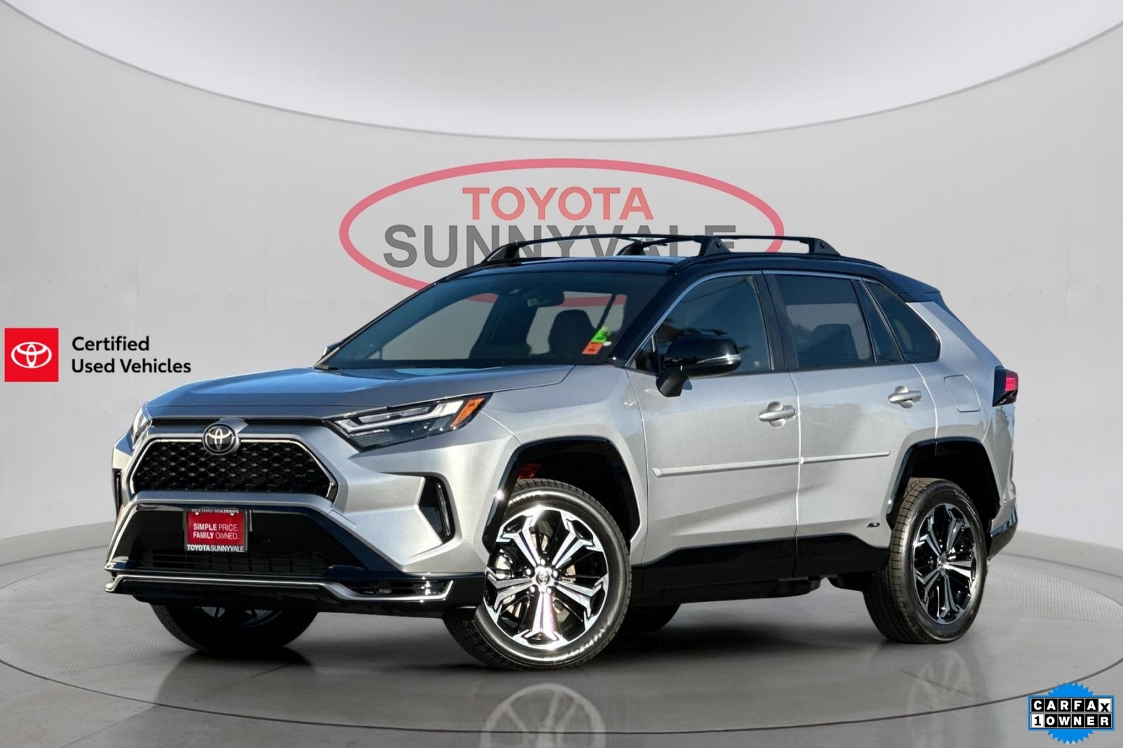 2025 Toyota RAV4 XSE's photo
