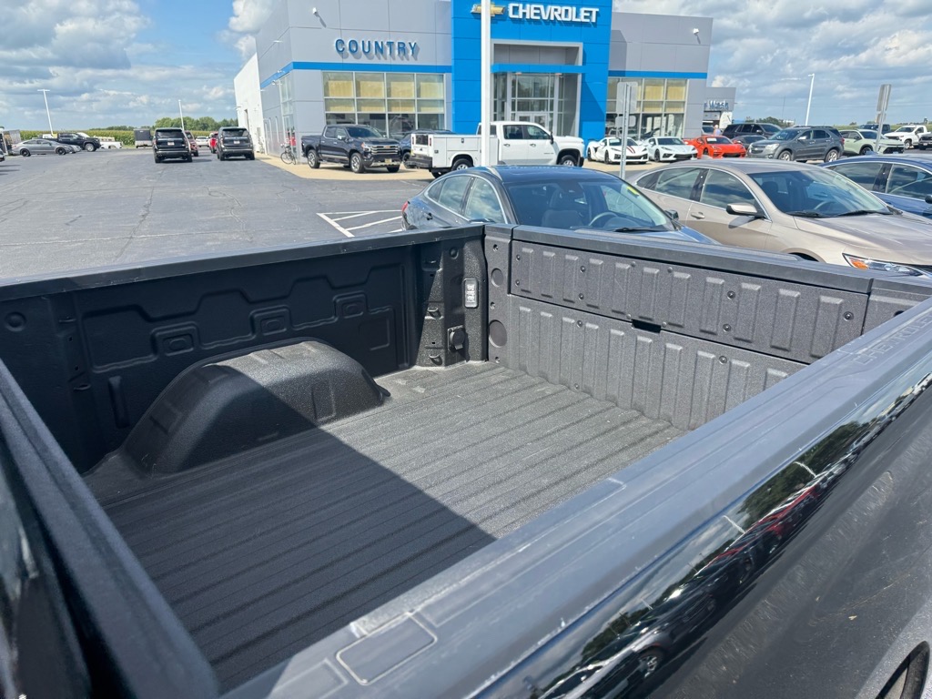 2024 Chevrolet Silverado 1500 High Country photo 10