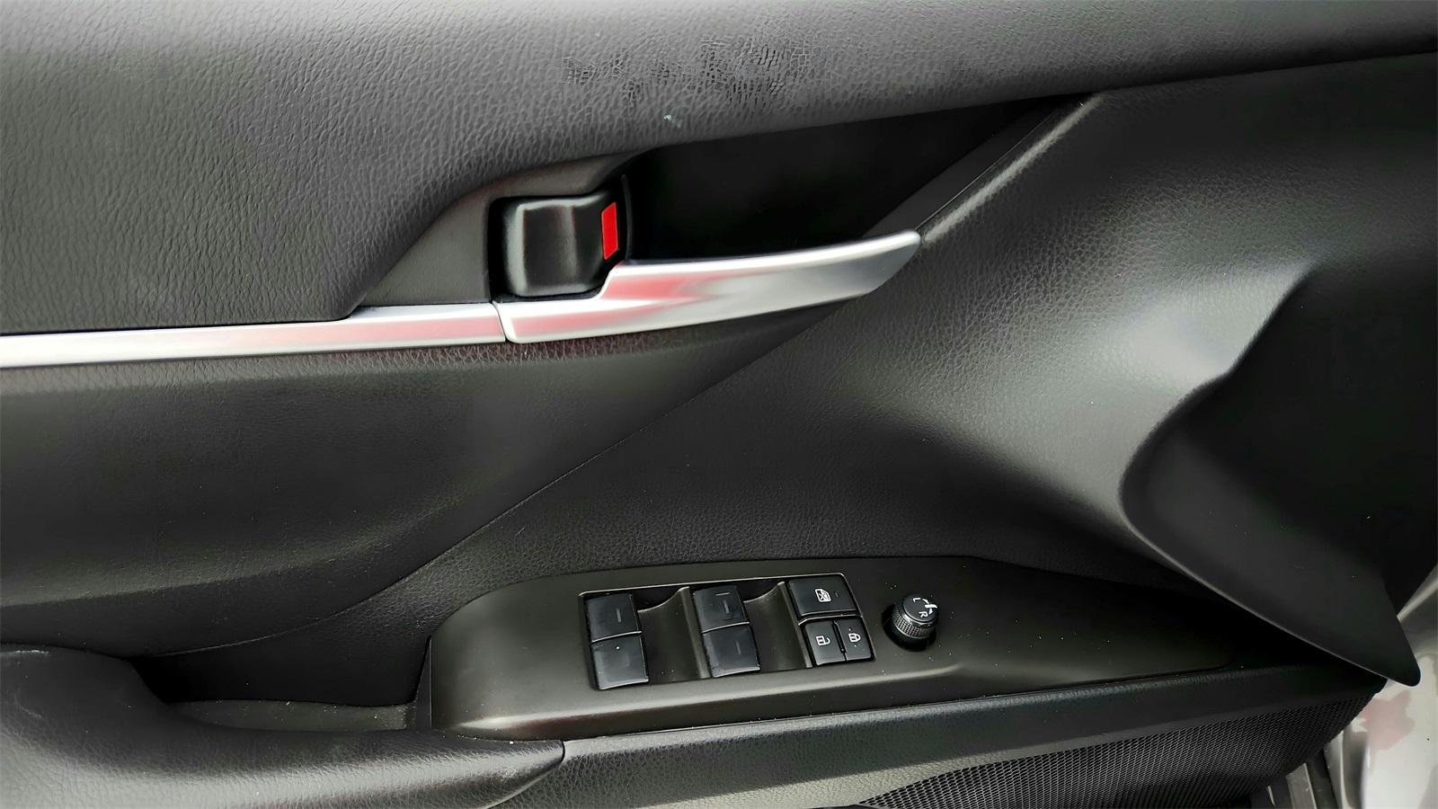 2024 Toyota Camry LE photo 29
