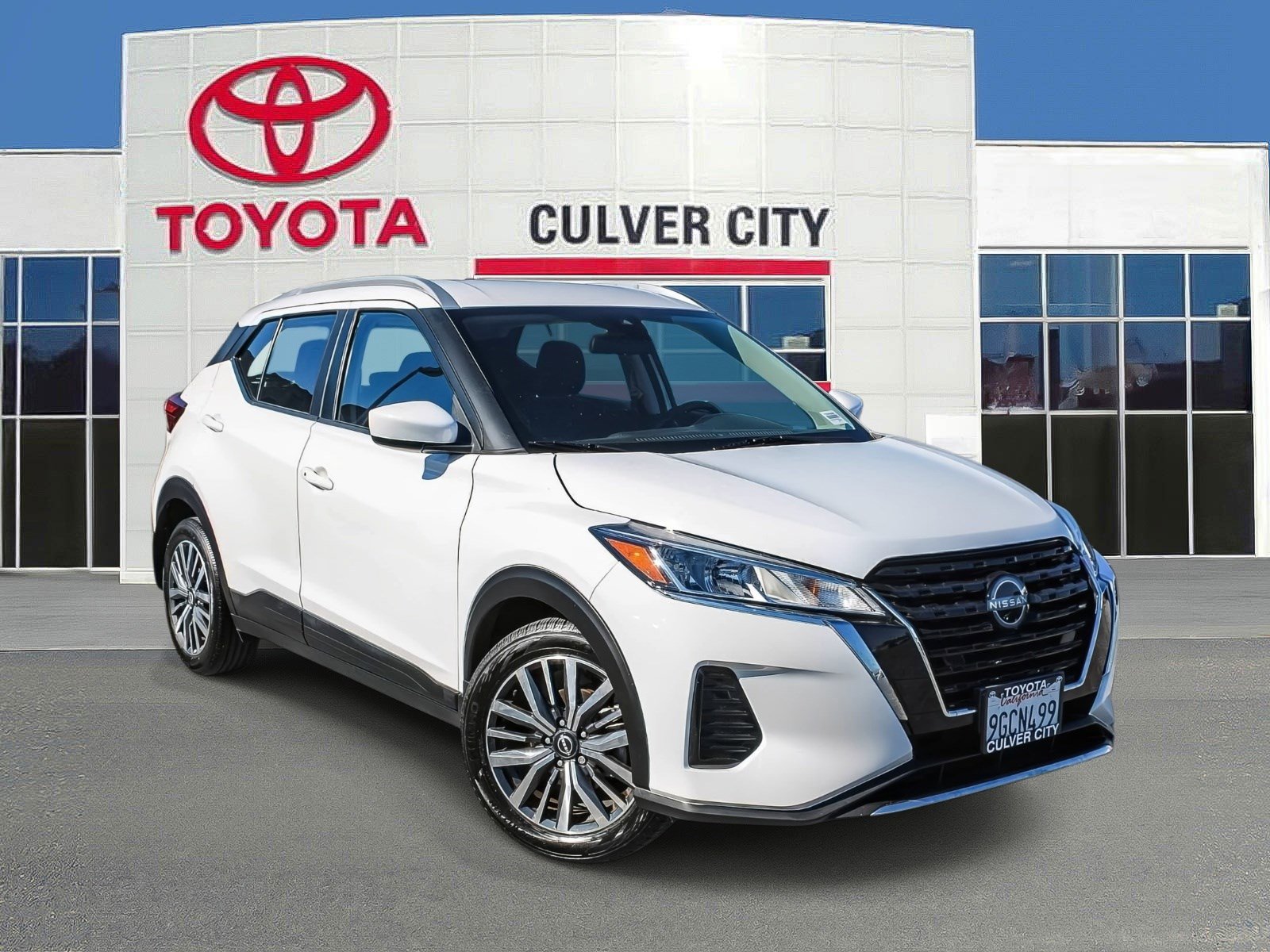 2023 Nissan Kicks SV