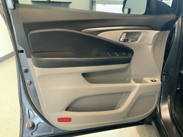 2019 Honda Ridgeline RTL photo 36