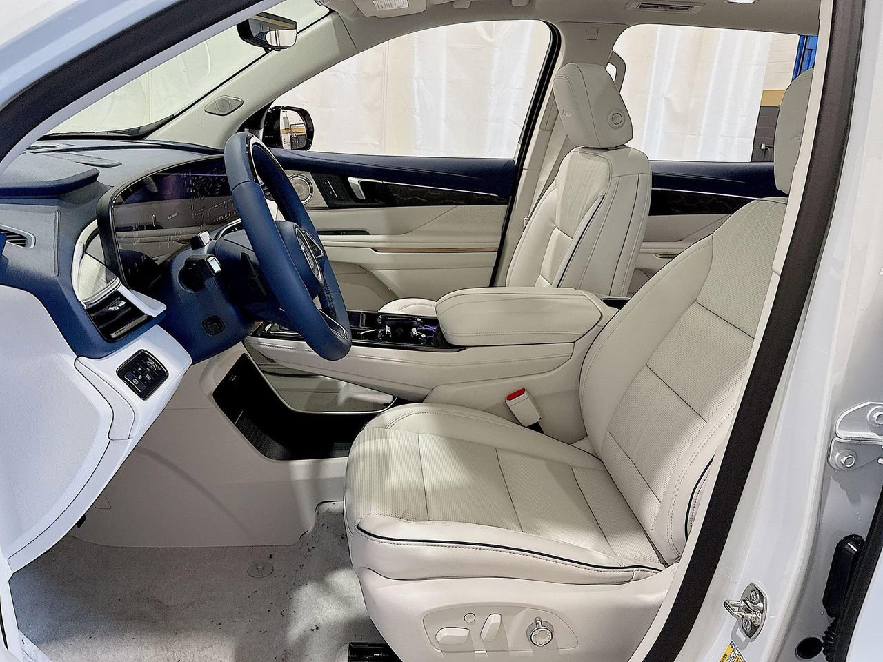 2026 Buick Enclave Avenir photo 18