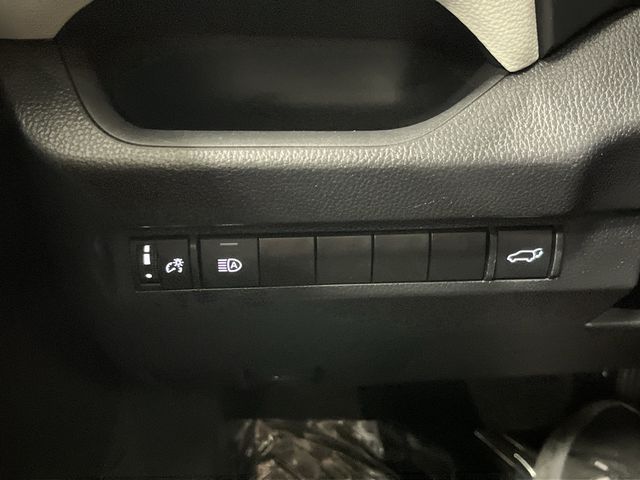 2024 Toyota RAV4 XLE photo 22
