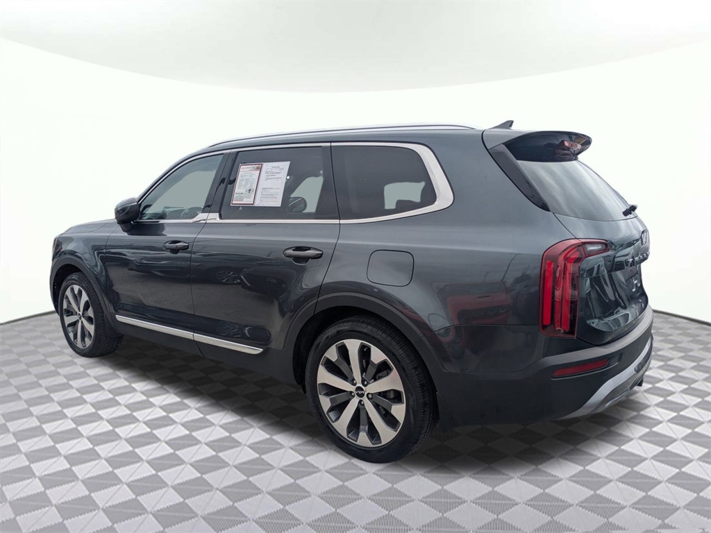2022 Kia Telluride EX photo 3