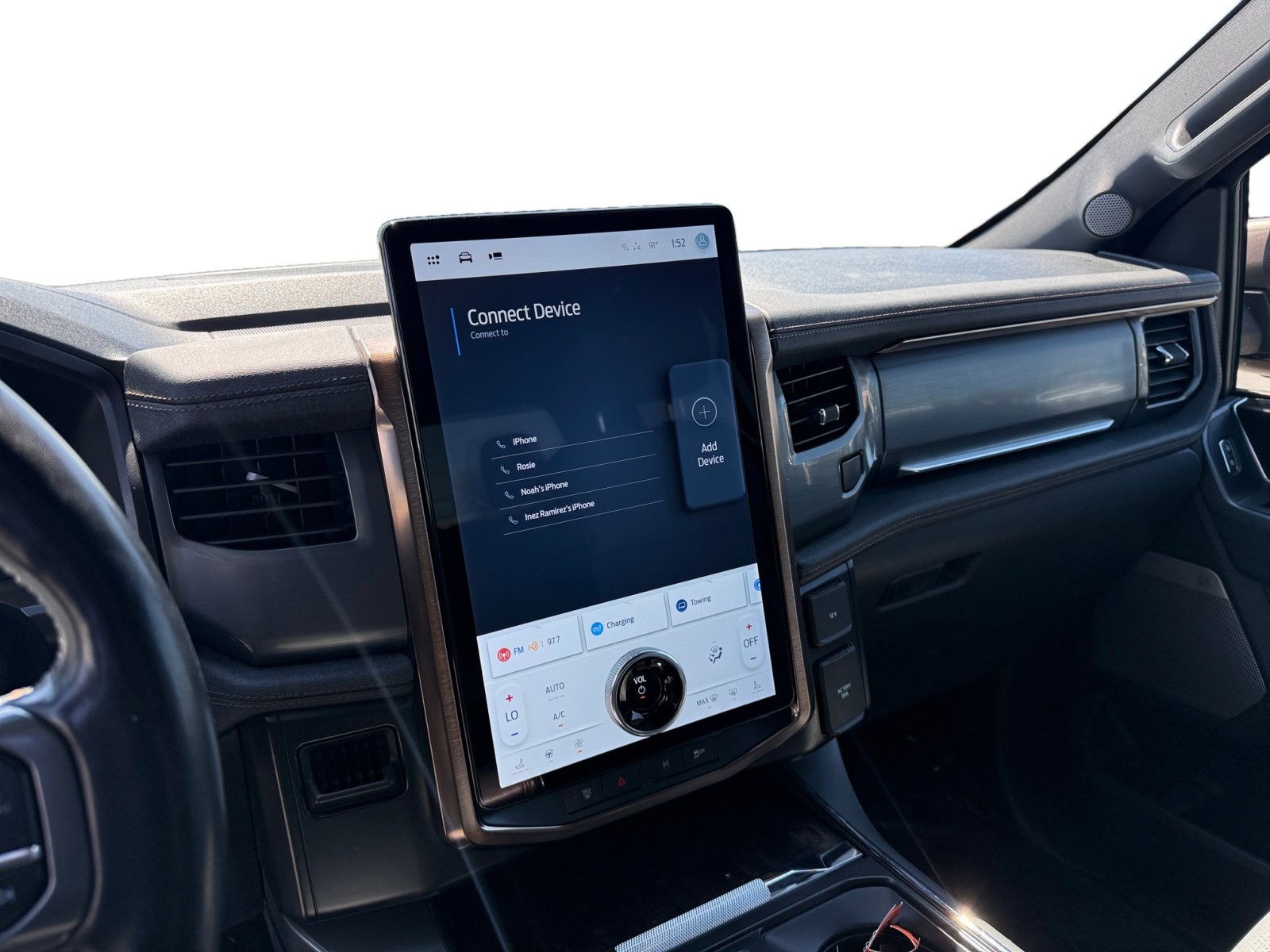 2022 Ford F-150 Lightning photo 12