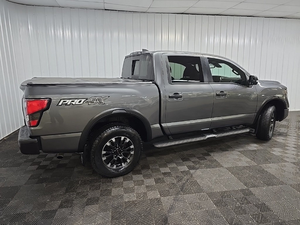 2022 Nissan Titan PRO-4X photo 3