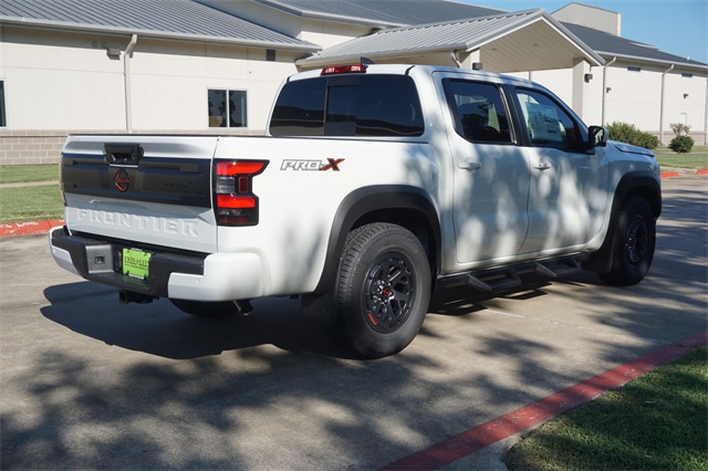 2026 Nissan Frontier PRO-X photo 4