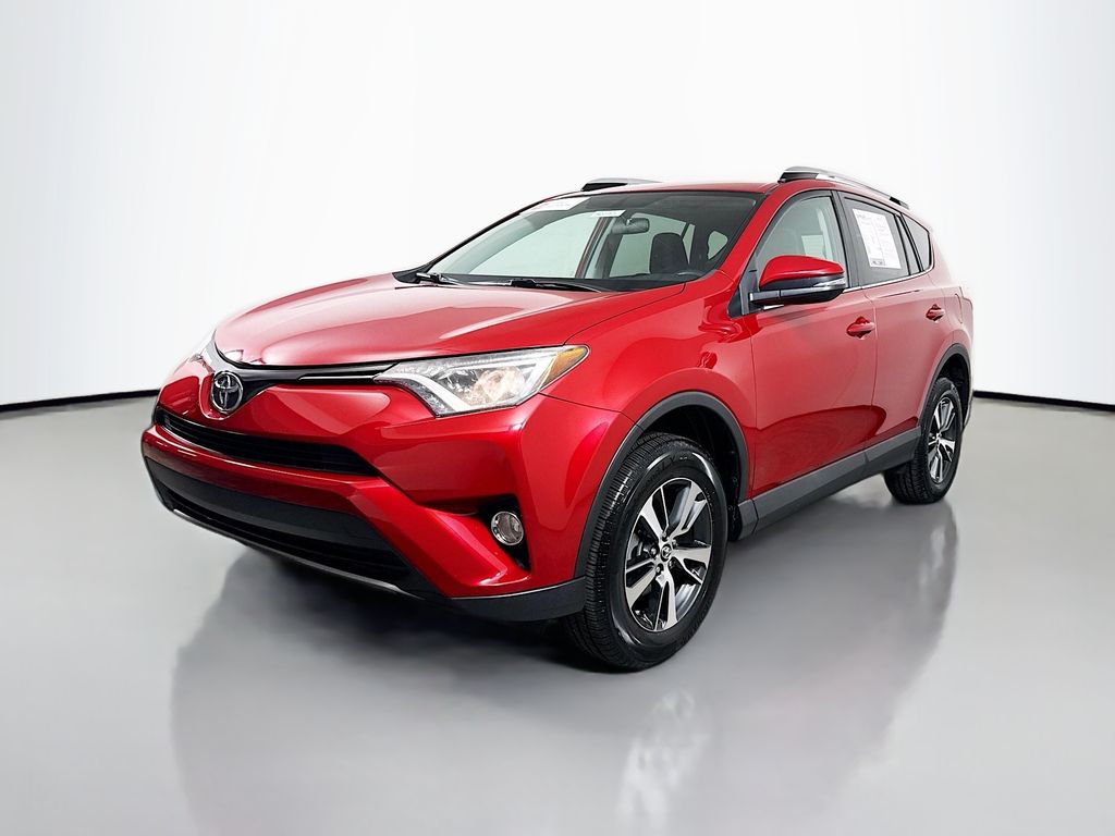 2016 Toyota RAV4 XLE photo 3