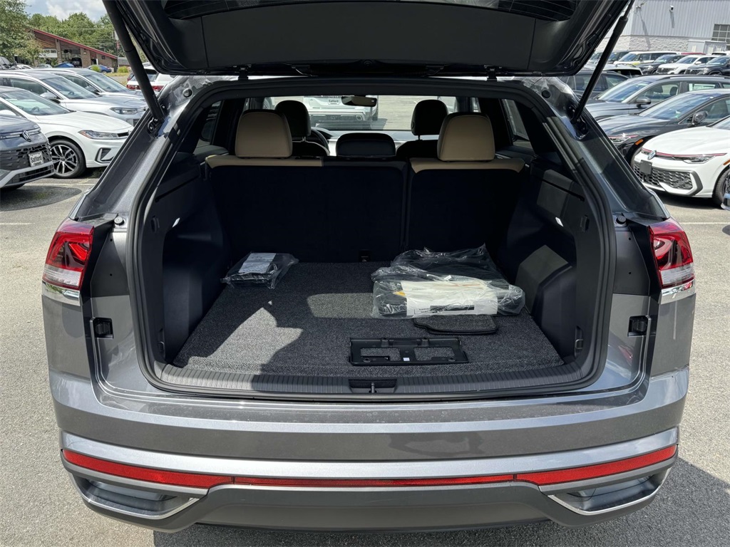 2025 Volkswagen Atlas Cross Sport SE photo 28