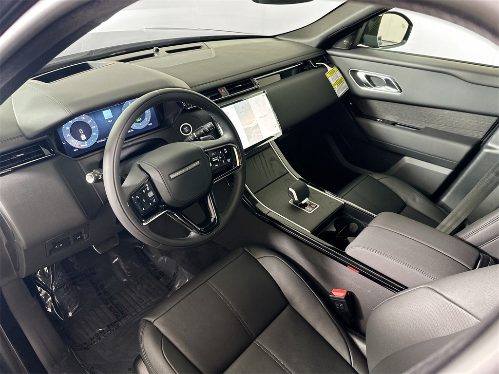 2026 Land Rover Range Rover Velar SE photo 10