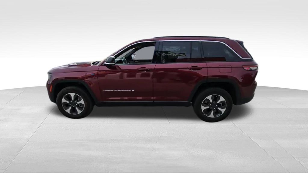 2024 Jeep Cherokee Limited 4xe photo 2