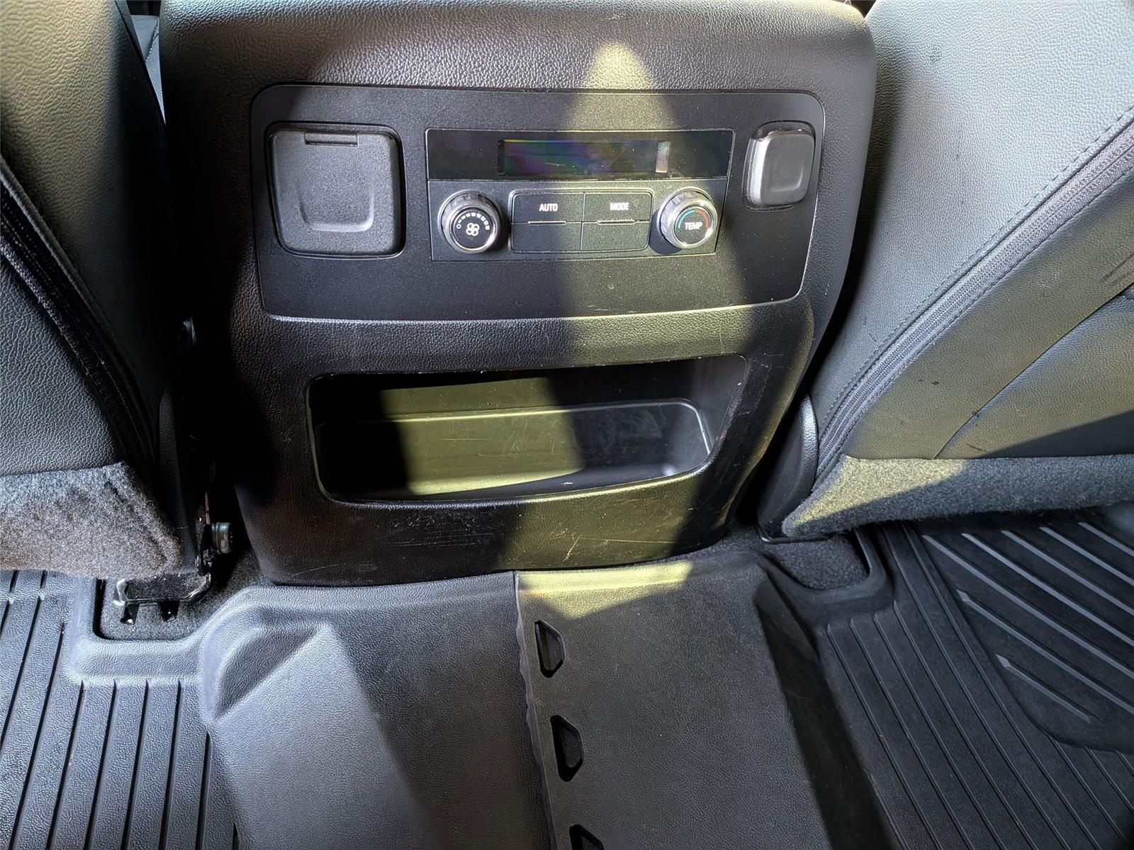 2019 Gmc Yukon SLT photo 30