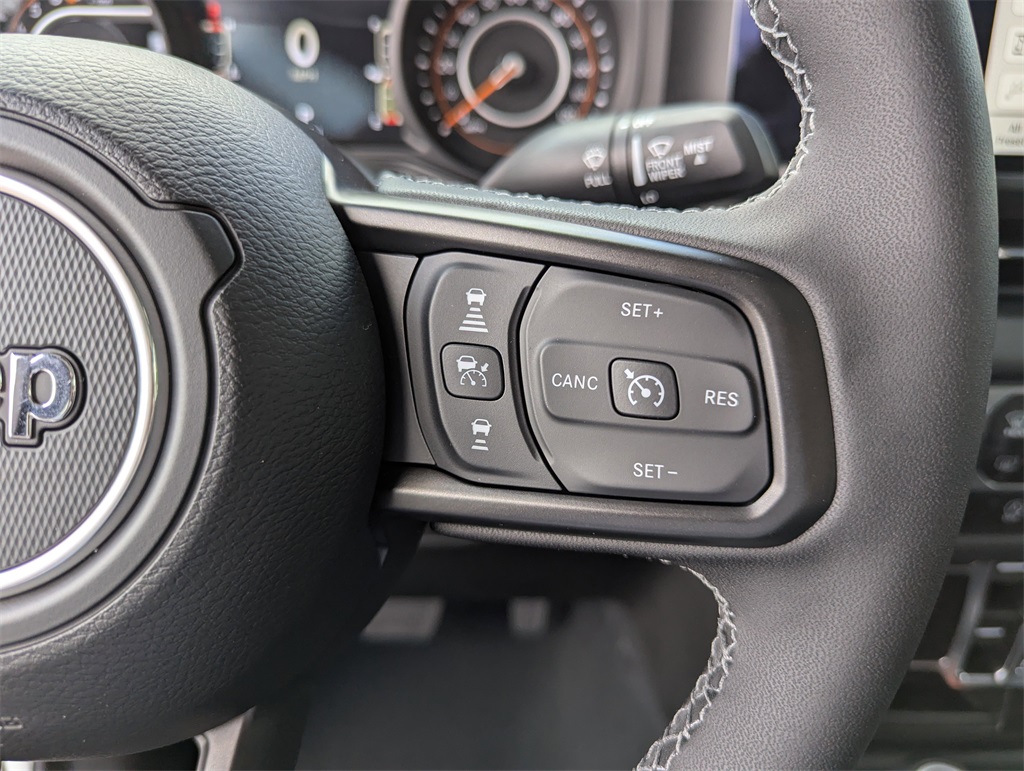 2025 Jeep Gladiator Sport photo 21