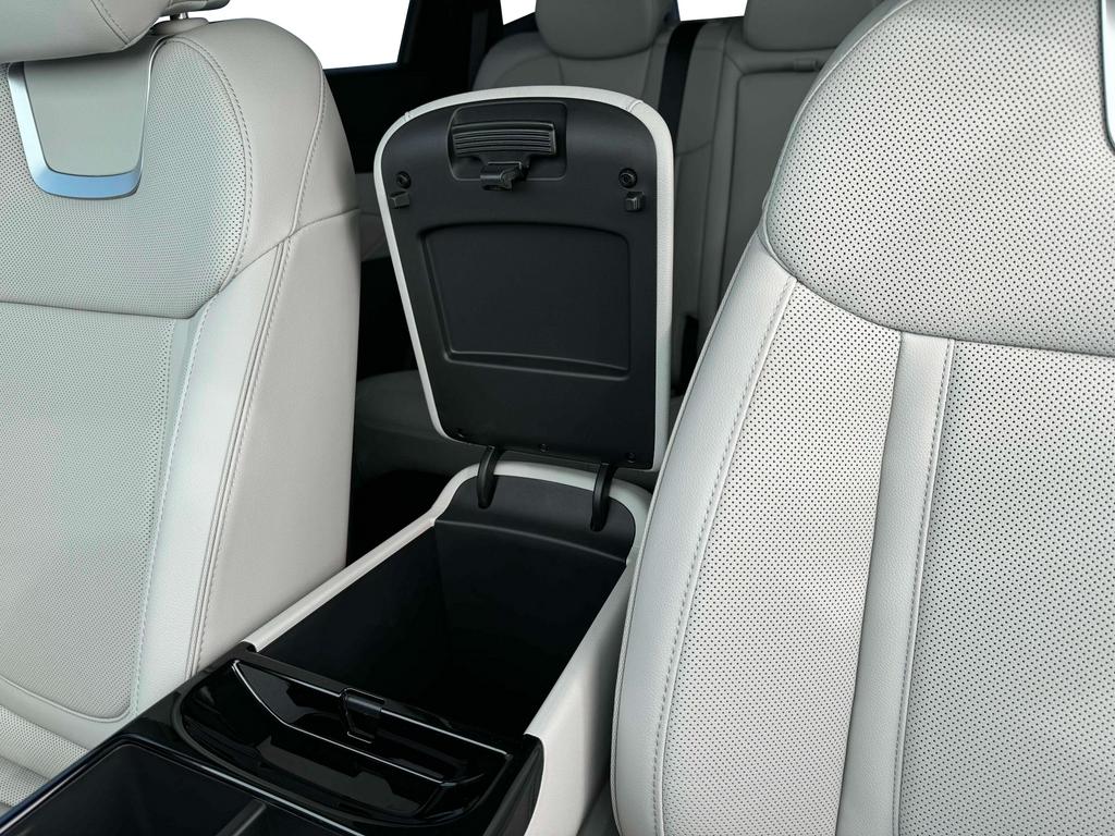 2025 Hyundai Tucson Hybrid Limited photo 17