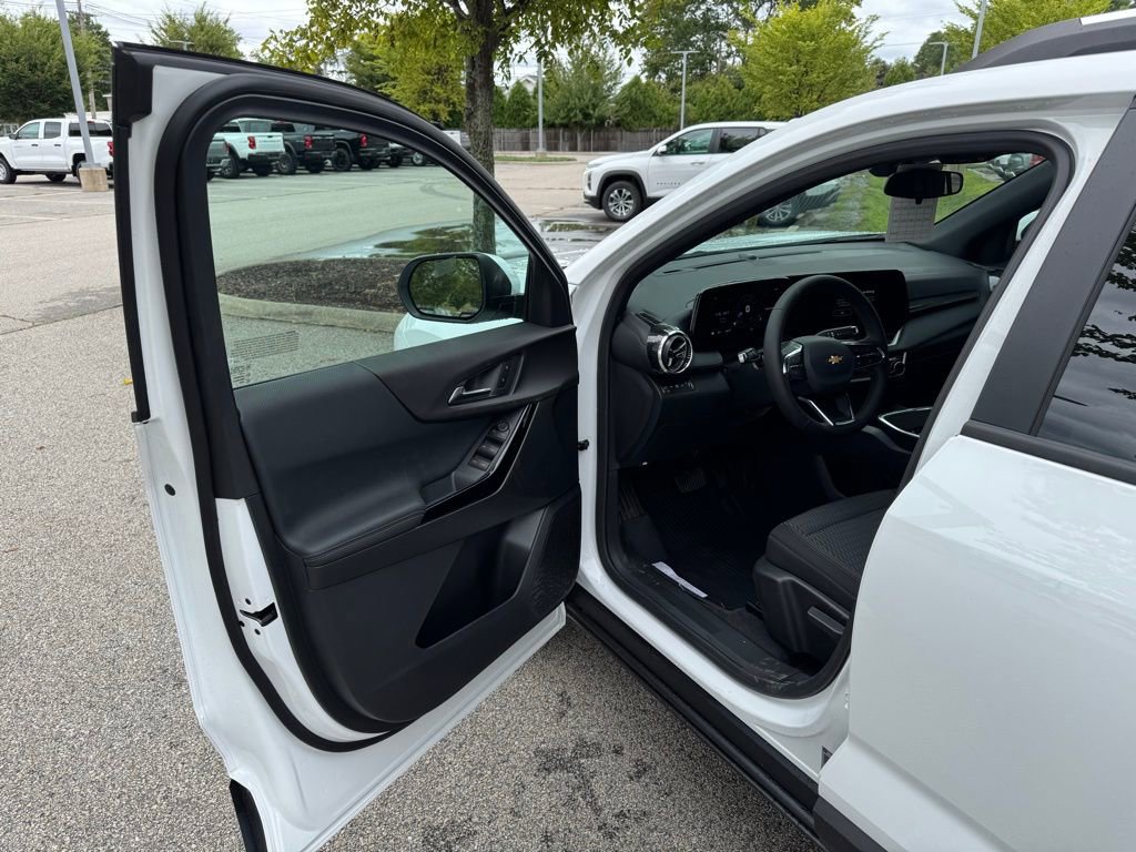 2026 Chevrolet Equinox LT photo 10