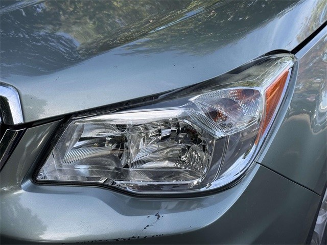 2016 Subaru Forester 2.5i Premium photo 10