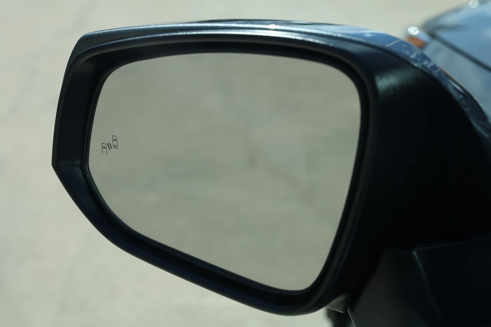 2025 Toyota RAV4 Hybrid XLE photo 4