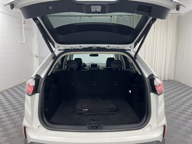 2022 Ford Edge SEL photo 9