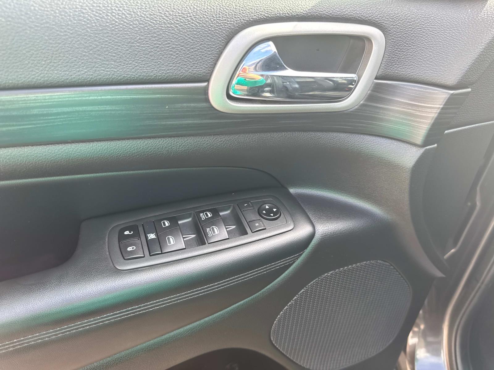 2021 Jeep Grand Cherokee Laredo X photo 18