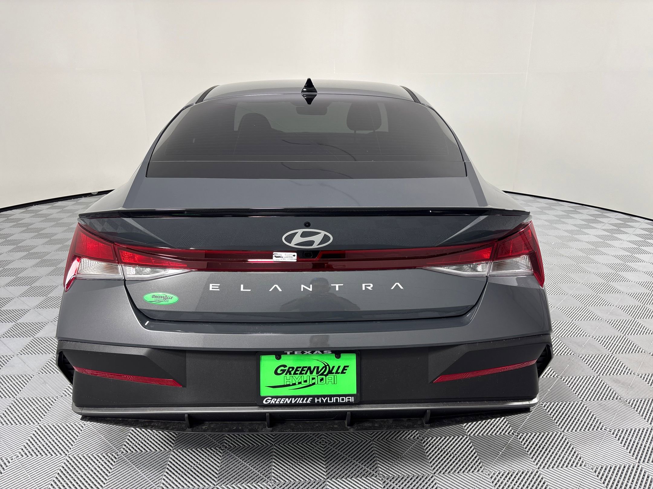 2025 Hyundai Elantra SEL Sport photo 9