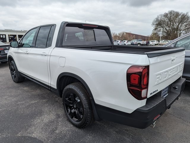 2025 Honda Ridgeline Black Edition photo 3