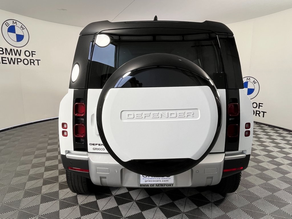 2024 Land Rover Defender 110 S photo 9