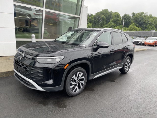 2025 Volkswagen Tiguan S photo 3