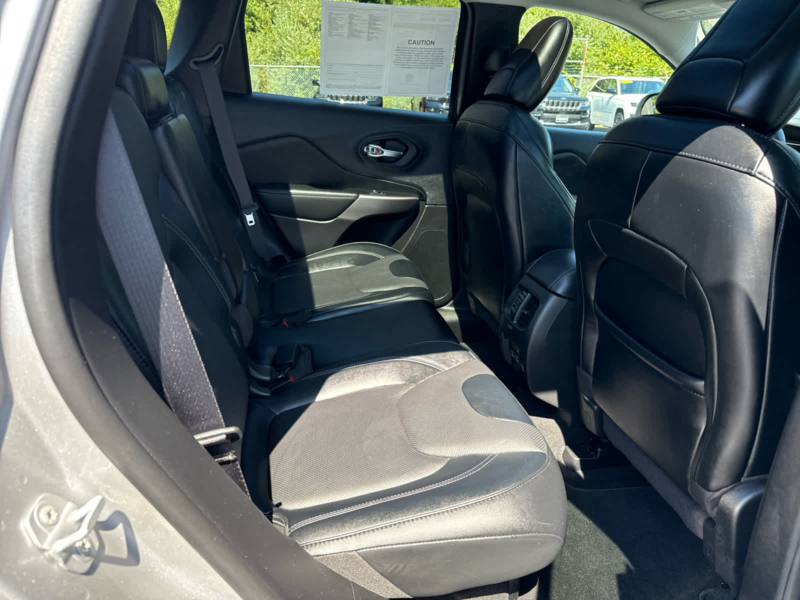 2022 Jeep Cherokee Limited photo 22