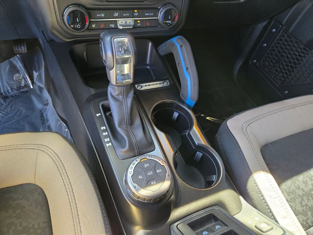 2022 Ford Bronco Base photo 21